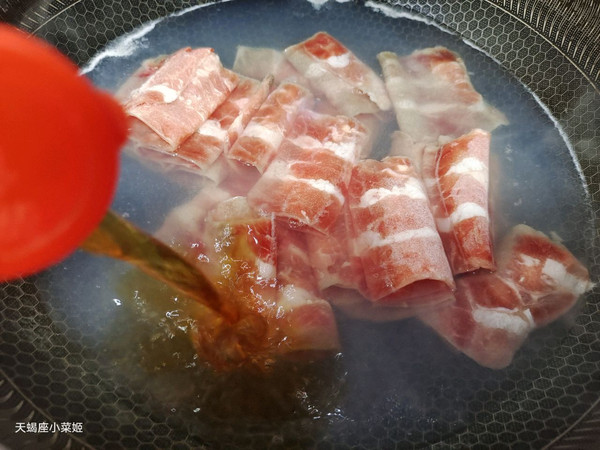 藤椒肥牛金针菇