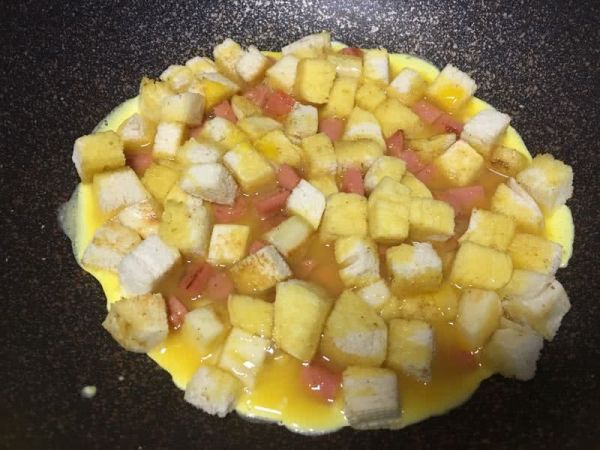 馒头火腿鸡蛋饼