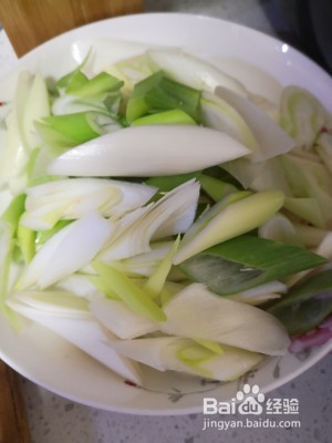 健康养生佳品葱爆羊肉的做法
