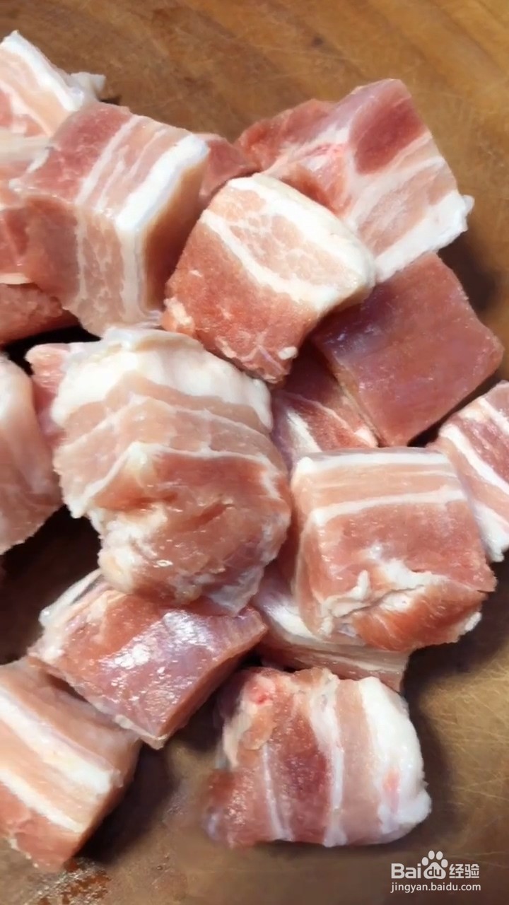 如何制作红烧肉焖蛋