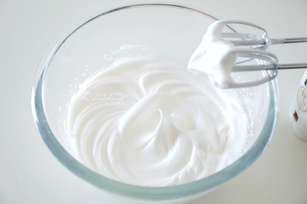蓝莓奶油蛋糕卷