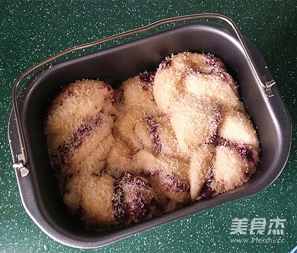 紫薯椰蓉辫子面包