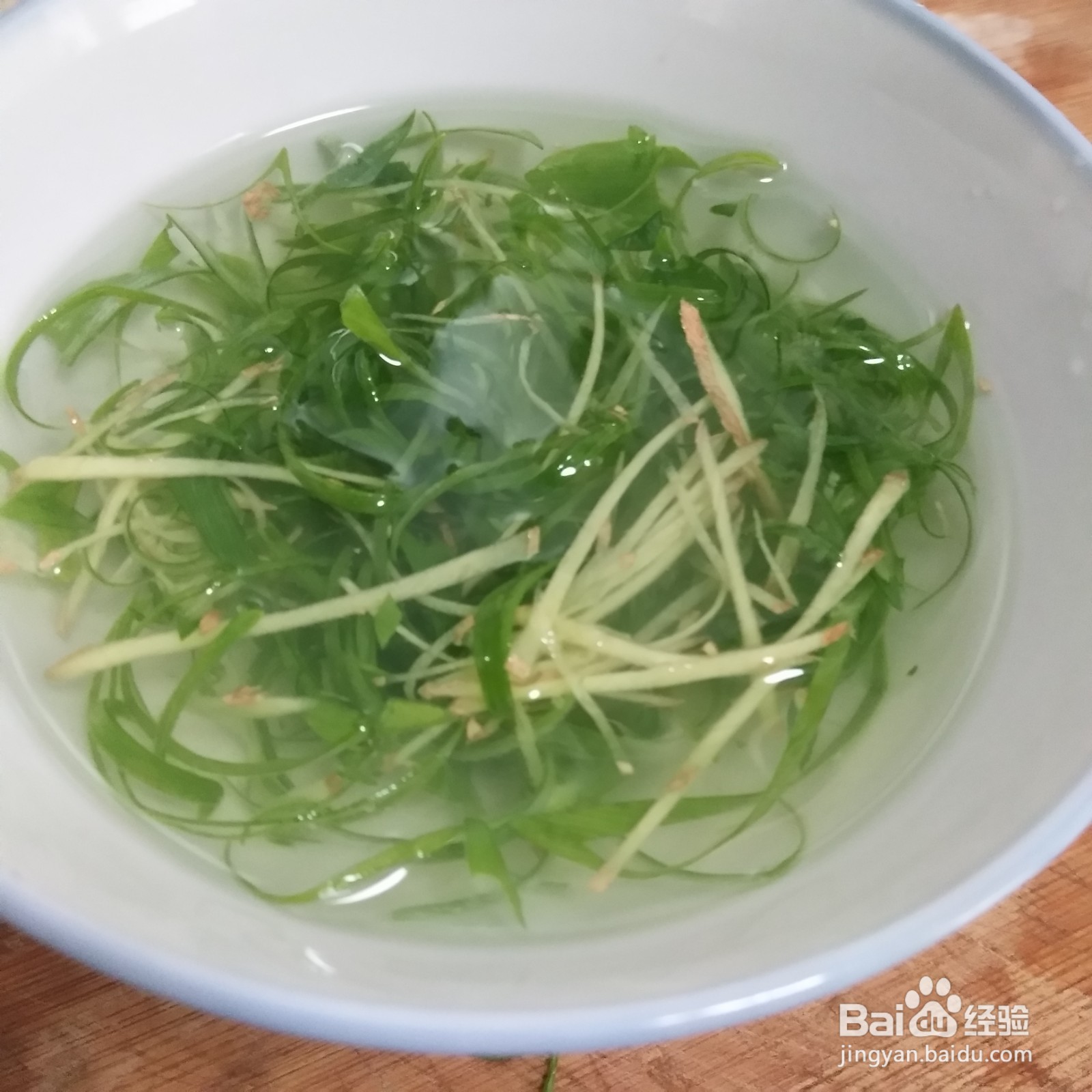 清蒸鲈鱼的家常做法