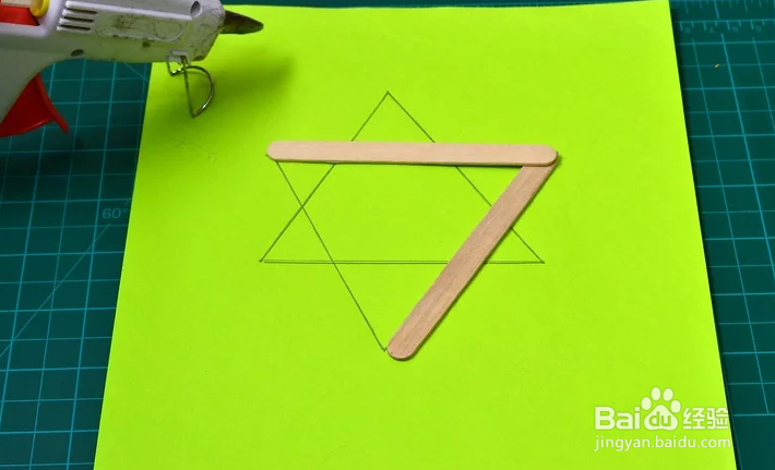 怎么用冰棍制作六芒星