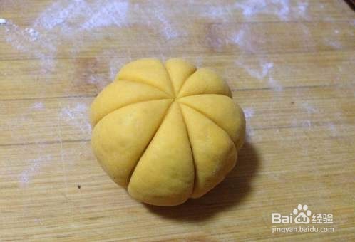 萌萌哒之南瓜豆沙包是怎么做的