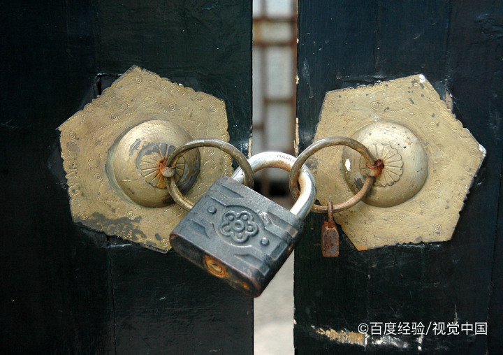 门锁坏了怎么处理能打开