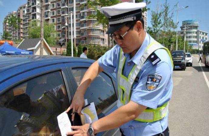 青岛违章停车怎么处罚