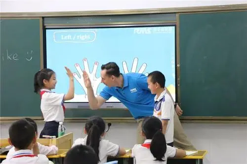 怎么用聊天和微笑写一句话