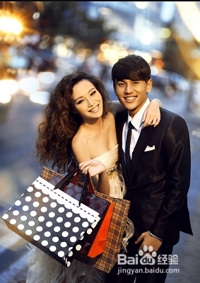 街头个性婚纱照效果不错