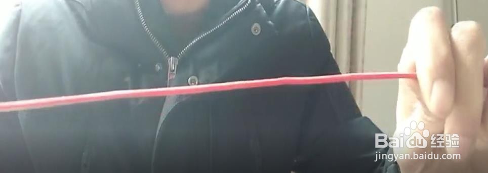 手链活结打法一拉收紧