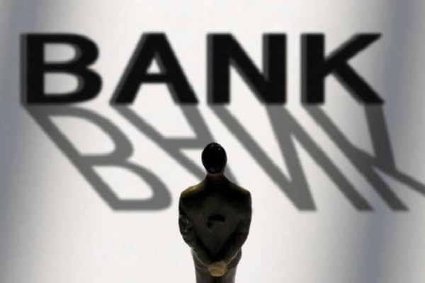 到银行换钱用不用银行卡，身份证什么的，