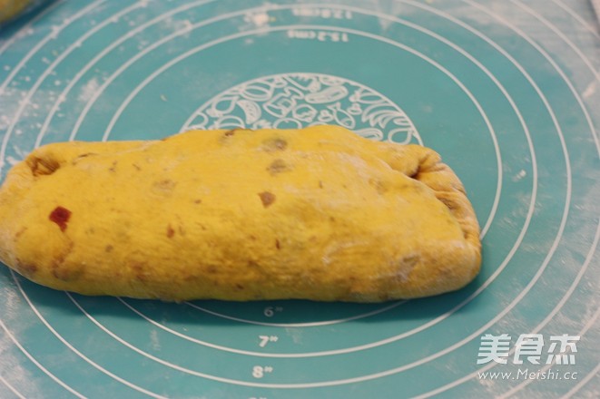 南瓜葡萄干软欧包
