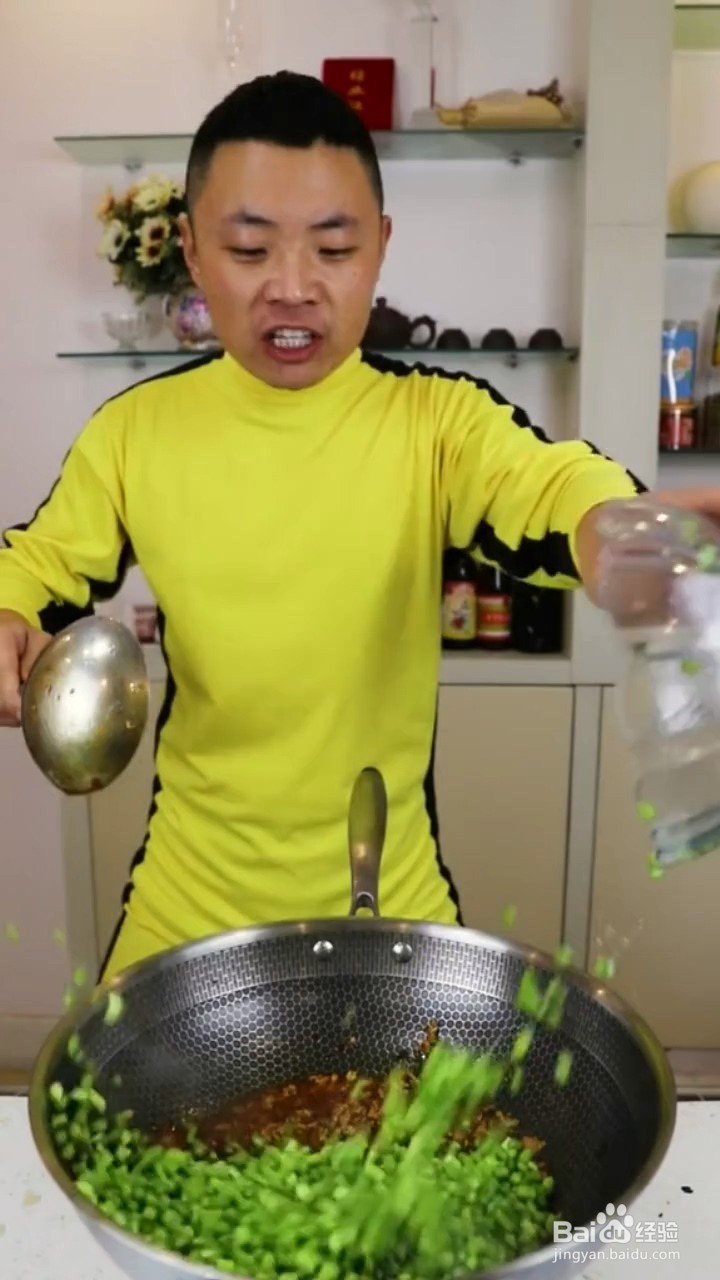 如何制作东北蒜苔炒肉末
