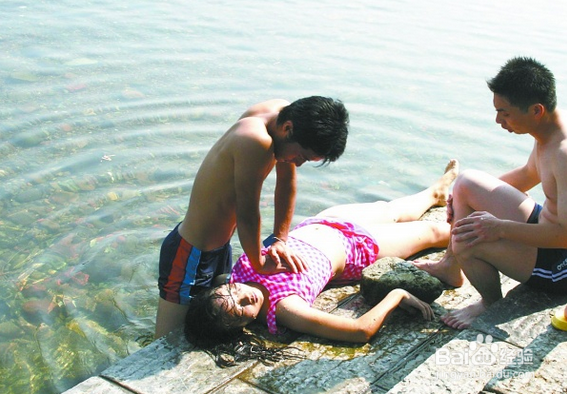 遇到有人溺水怎么办