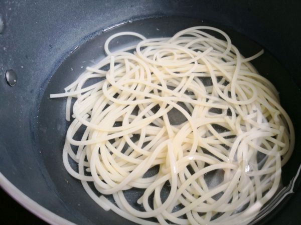 茄汁虾仁拌意大利面