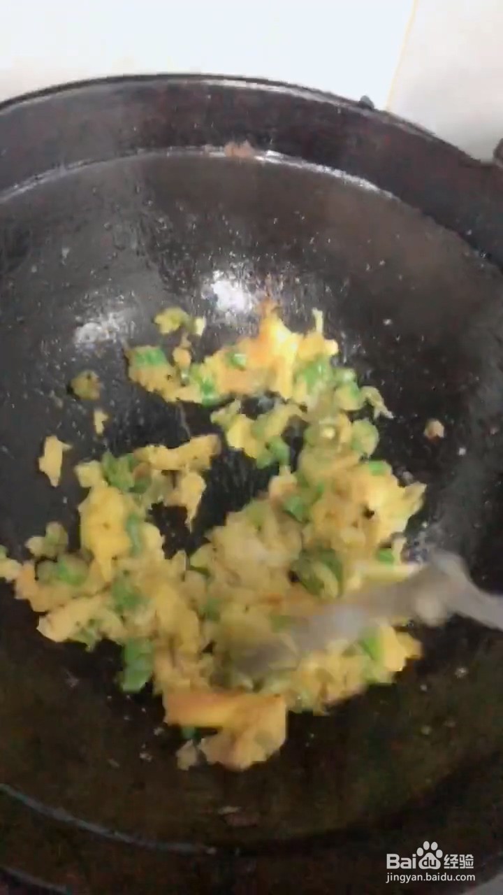 如何自制简单好吃的辣椒炒鸡蛋