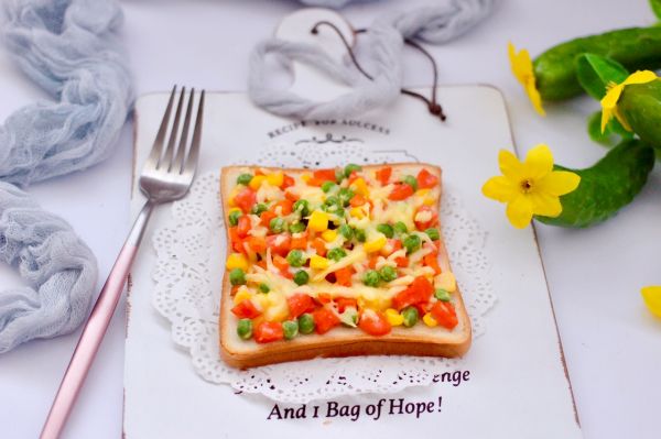 田园时蔬吐司披萨