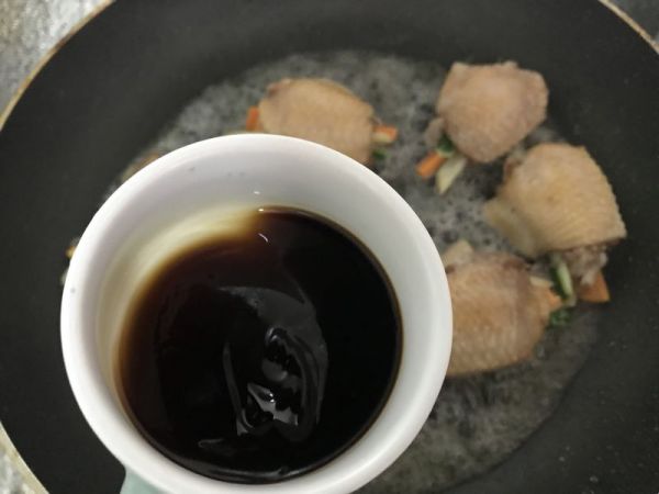 鸡翅换个花样做,时蔬酿鸡翅