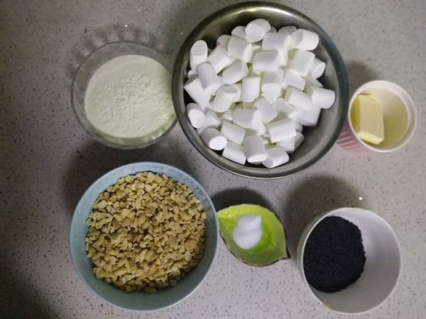 黑芝麻花生牛轧糖