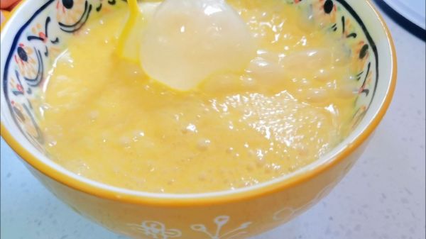 鸡蛋酱拌玉米面条