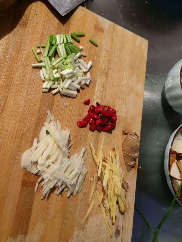 黔西黄粑炒回锅肉