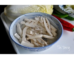 白菜香干拌虾仁的做法