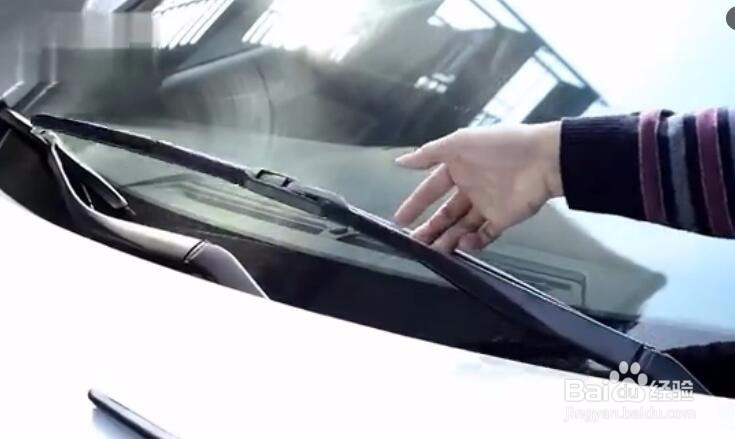 汽车雨刮器拆卸安装方式