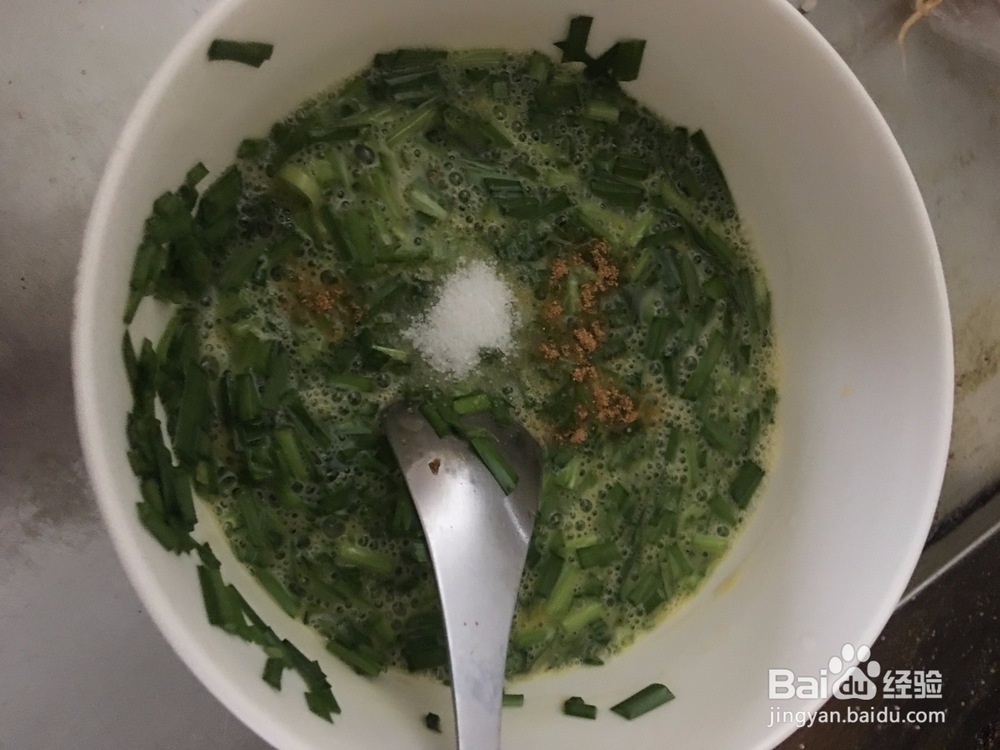 韭菜蛋饼的做法