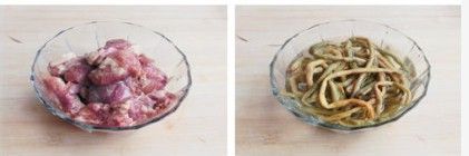 何让夏季肉菜，开胃解腻的吃法——酸豇豆蒸排骨