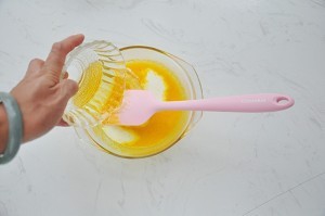 戚风蛋糕（电饭煲版）的做法