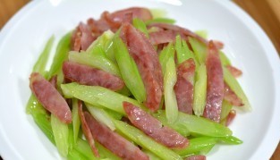 北京风味-香肠炒芹菜