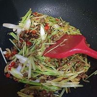 泡椒芹菜爆炒牛肉的美味做法