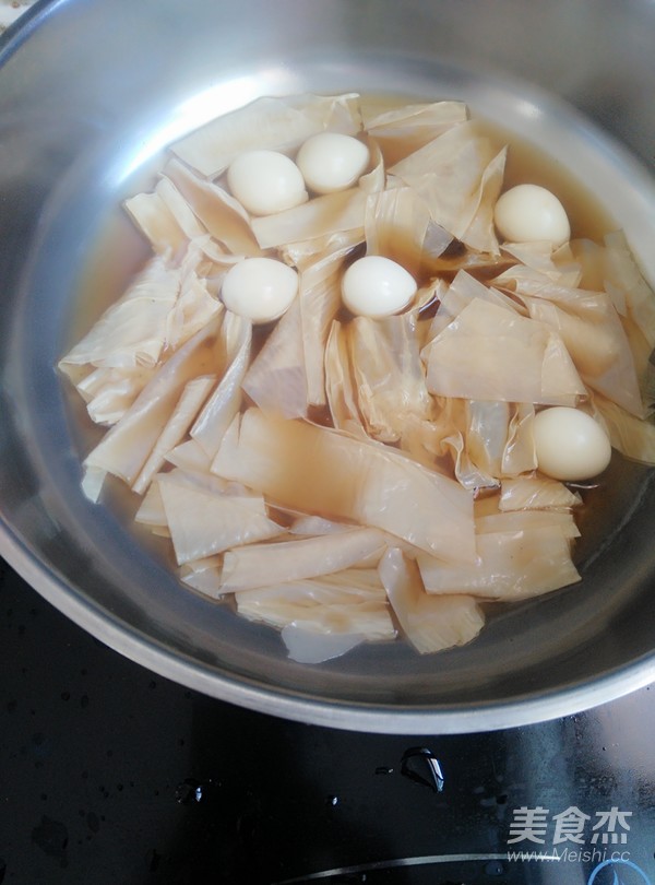 鹌鹑蛋腐竹糖水