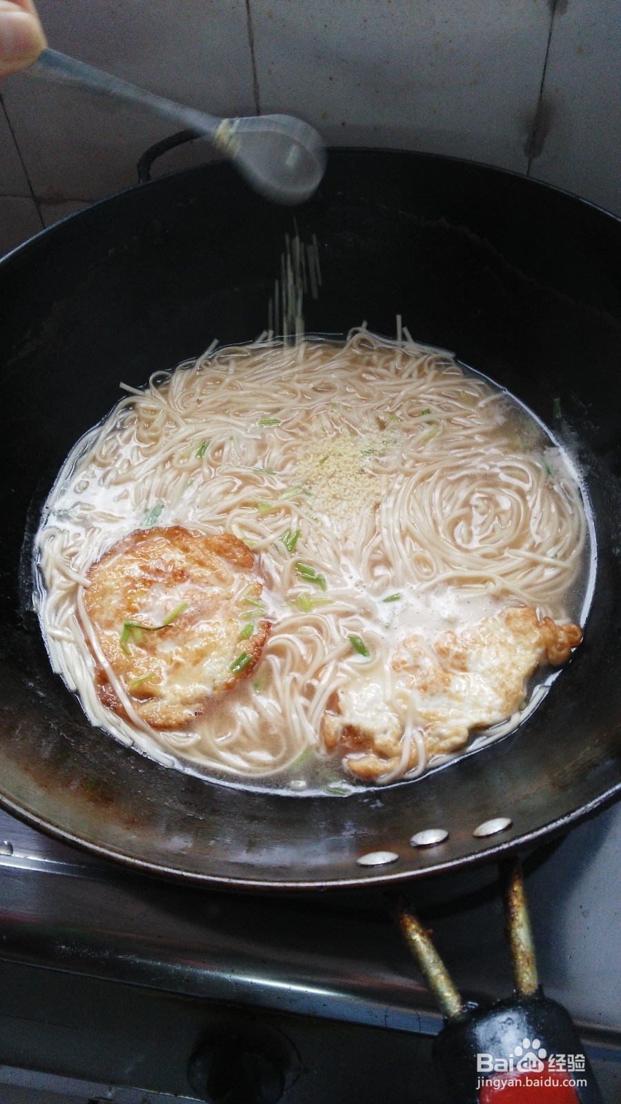 怎样做鸡蛋香葱面好吃