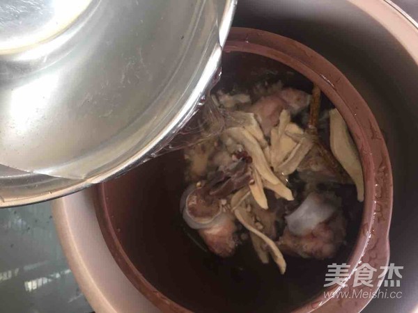 山药薏仁骨头汤