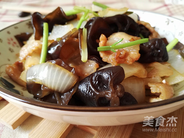 黑木耳洋葱炒五花肉