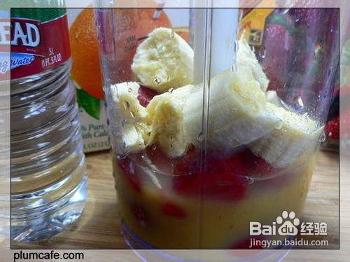 草莓香蕉橙汁冷饮的做法