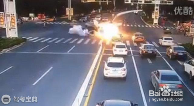 爆胎致路虎爆炸?车主必懂防爆炸知识