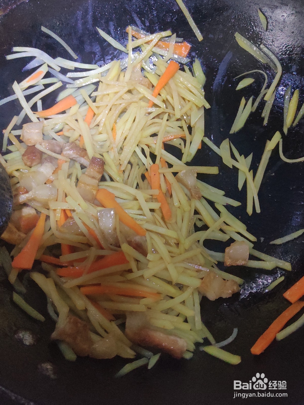 家常菜土豆丝炒肉 加些胡萝卜丝