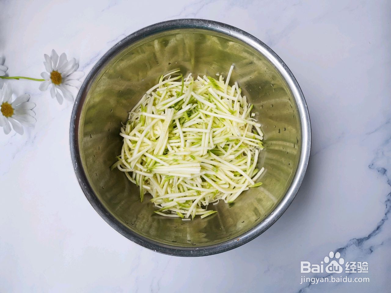 面条西葫芦鸡蛋饼怎么做