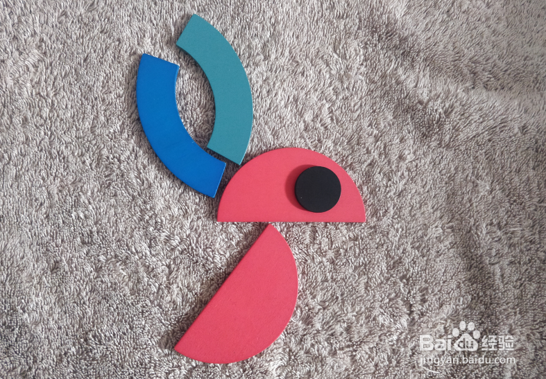 含两个大半圆的兔子用蒙氏积木怎样拼？