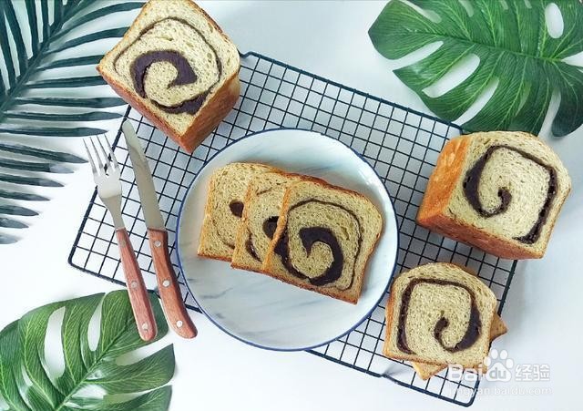 家庭自制全麦奶香豆沙吐司面包