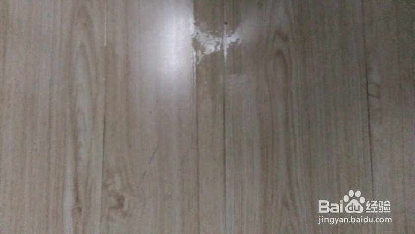 地板接缝处污渍如何清洁省时省力