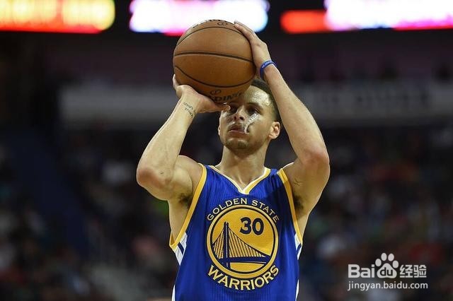 如何学会库里三分投篮