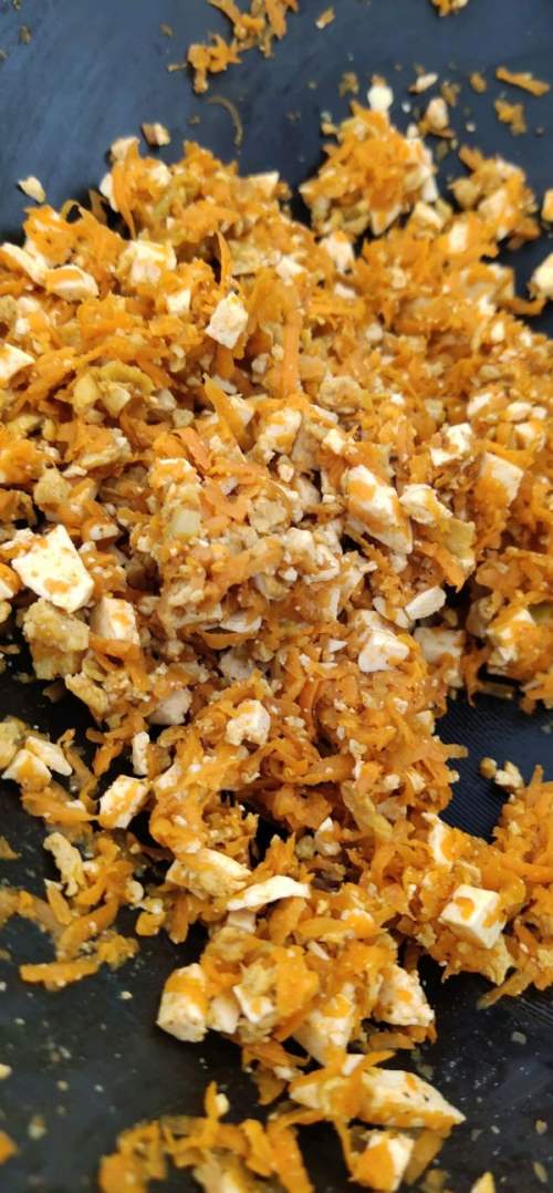 胡萝卜鸡蛋豆腐素包子