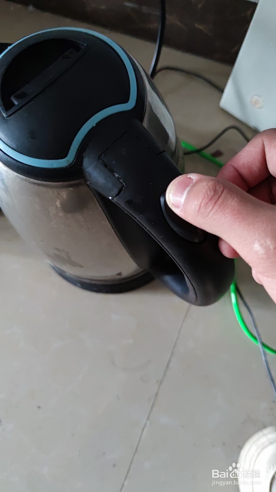 如何用热水壶烧开水