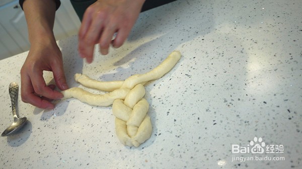 椰子油怎么用——烘焙椰香辫子面包