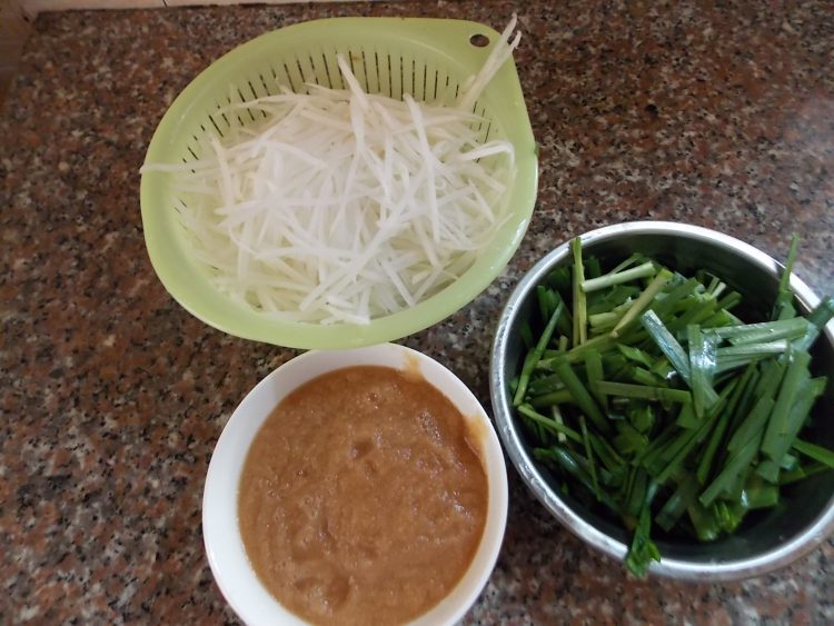 酸辣酸辣的莴笋泡菜，吃货必不可少的哦！