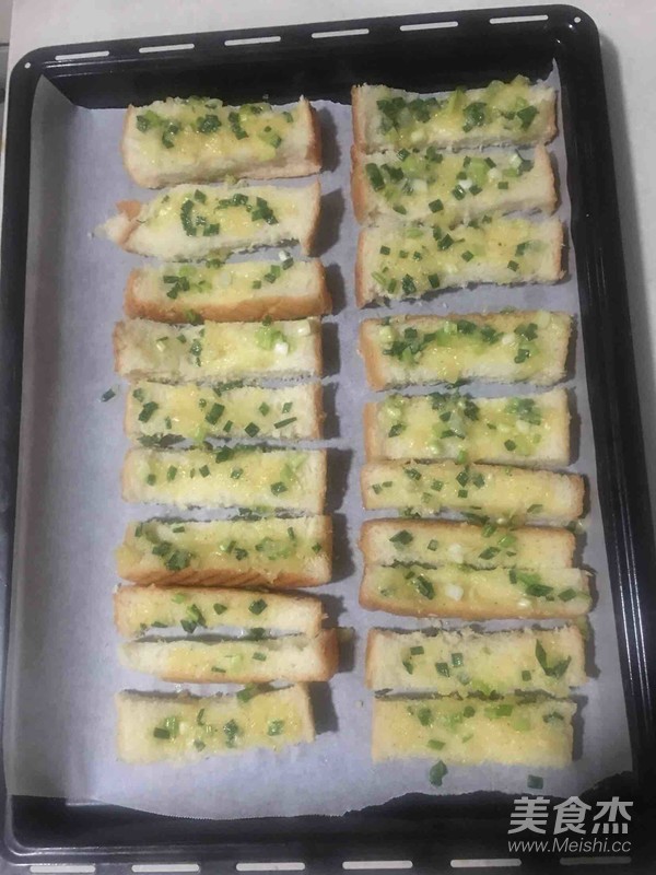 葱香吐司条的做法