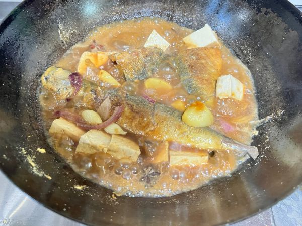 东北家常菜鲅鱼炖豆腐